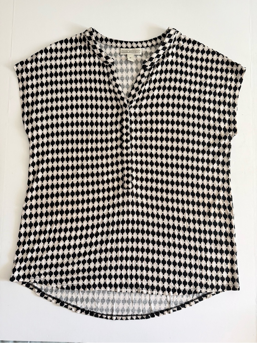 DANA BUCHMAN Women’s Medium Geometric Print Split Neck Hi Low Blouse Top
